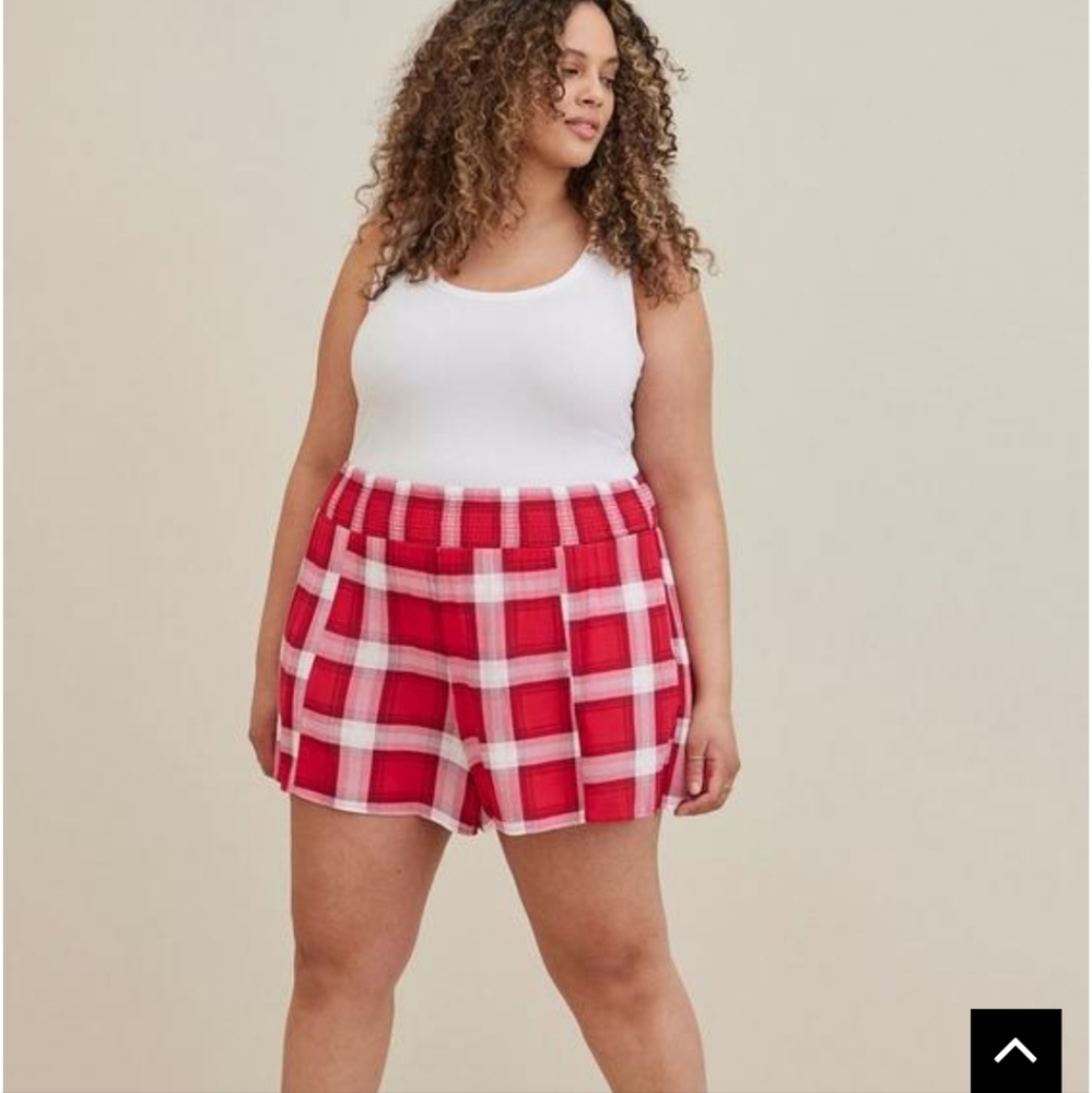 Torrid NWT 5 Inch Gauze High-Rise Smocked Waist Short